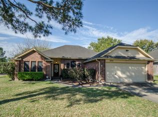 16910 Tranquil Dr, Sugar Land, TX 77498