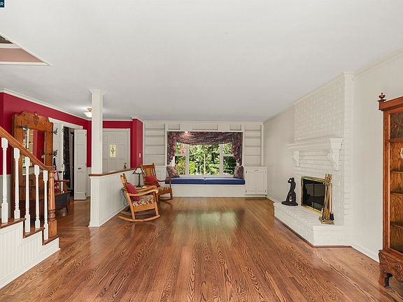 5th image of 220 Tumbleweed Ct