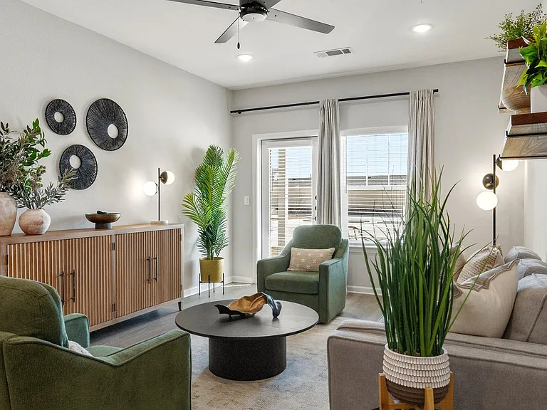 Whispering Pointe Apartments — Photo 35