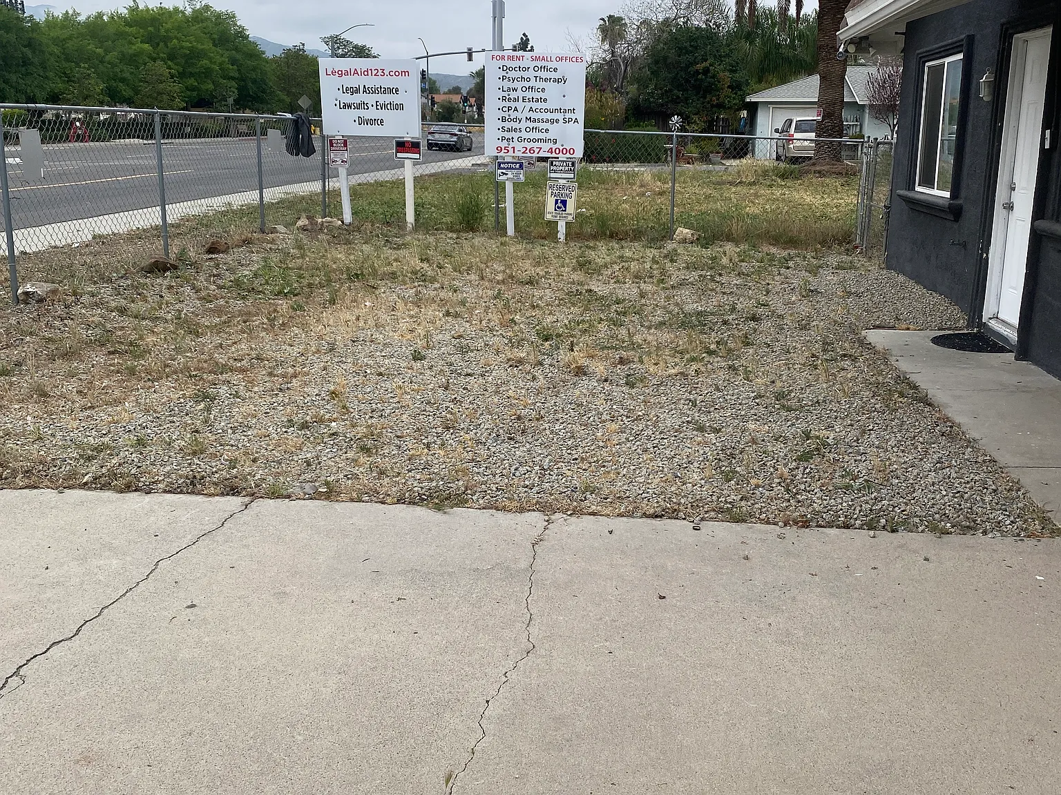 16510 Lakeshore Dr — Photo 2