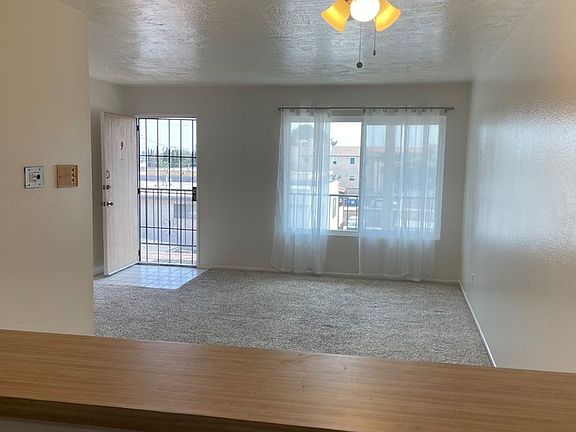 2nd image of 1653 W Anaheim St #9