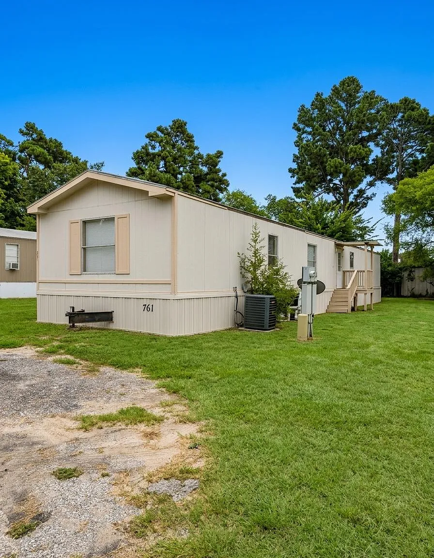 3 bed, 1100 sqft, $1,050 — Photo 2