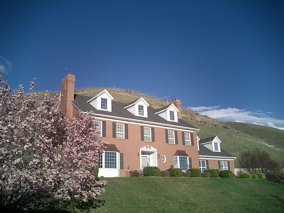 1st image of 1734 N Oakcrest Dr