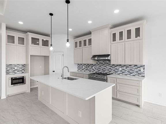 5th image of 6846 La Salle Dr