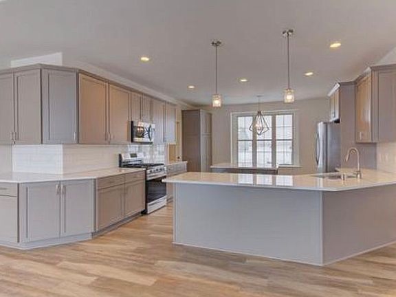 2nd image of 35353 Mineral Springs Blvd