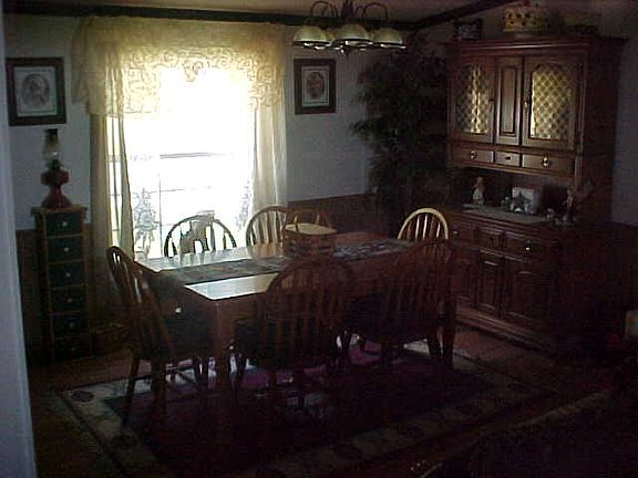 4th image of 300 Colerain Ave