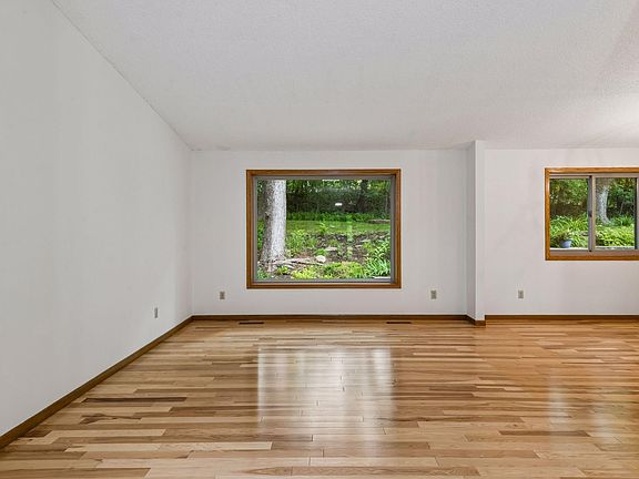 5th image of 14810 Lloyds Dr
