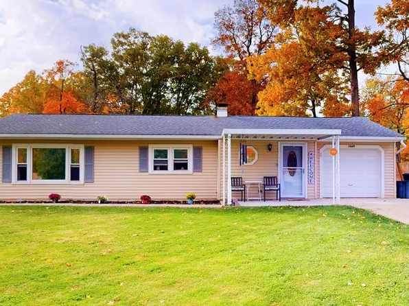 1049 Crestwood Dr, Mansfield, OH 44905