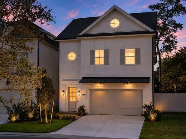 215 Willow St, Conroe, TX 77384