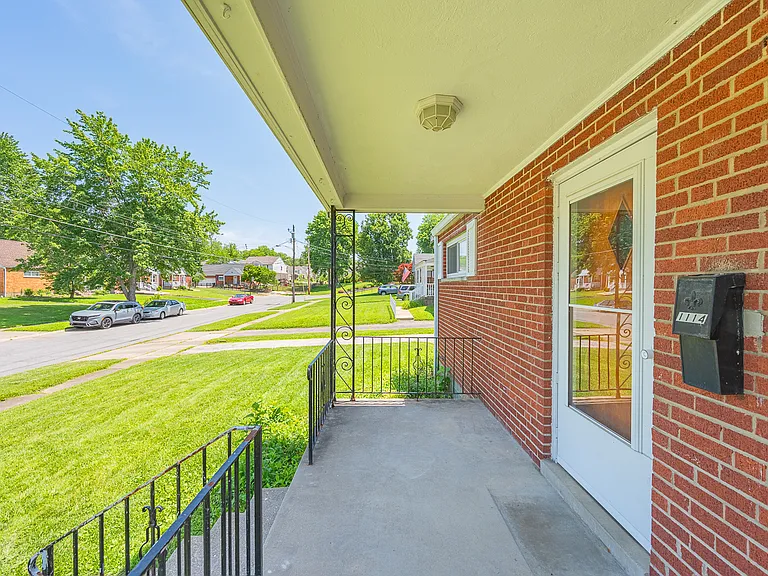 1114 Joetta Dr — Photo 2