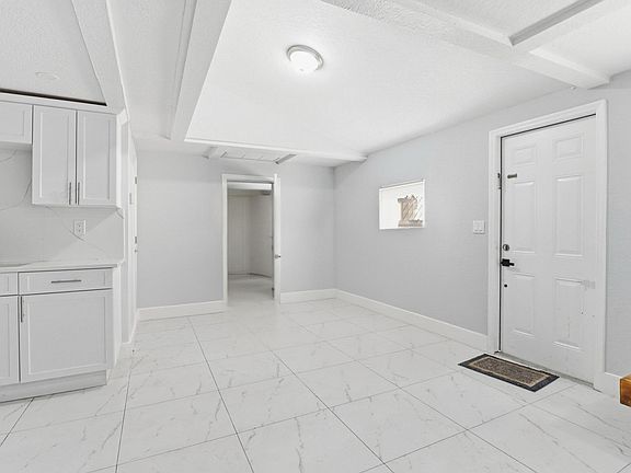 3rd image of 1152 Sunset Road