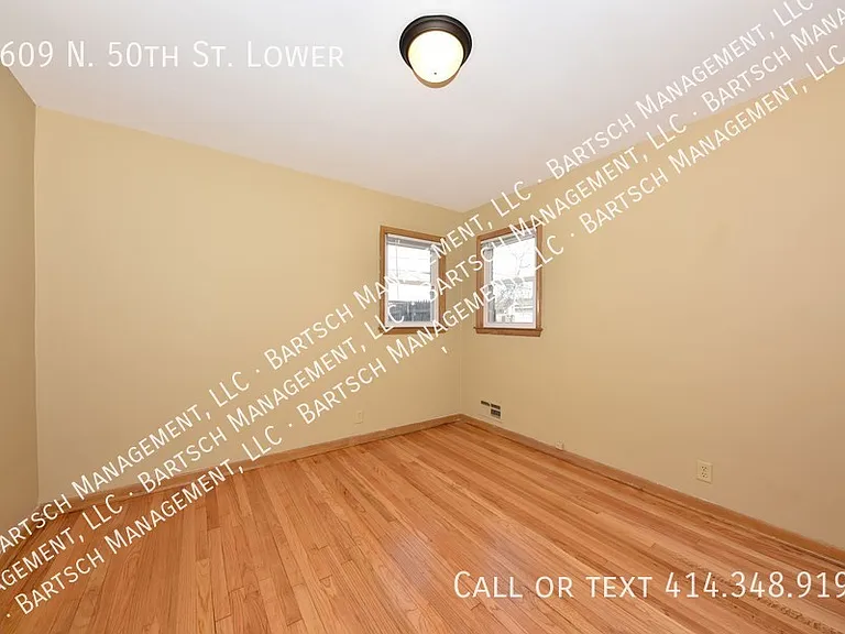 4609 N 50th St — Photo 5