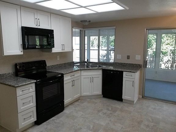 4th image of 395 Killingsworth Cir