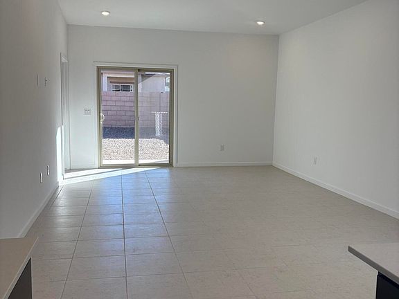 5th image of 10311 W Harper St