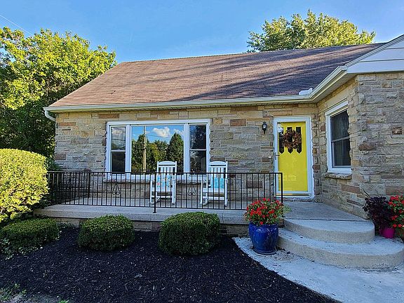 3rd image of 202 E Pattison Ave