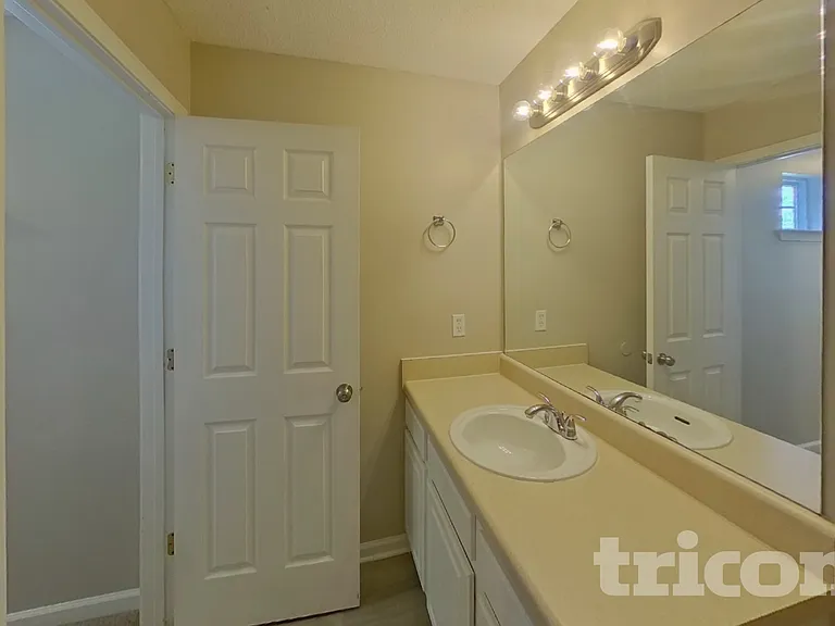 137 Lossie Ln — Photo 10