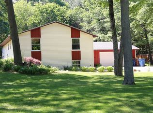 626 S Maplewood Dr, Midland, MI 48640