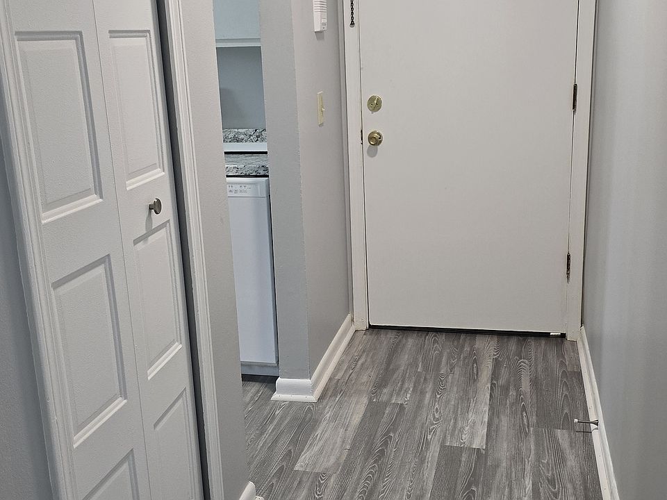 1st image of 237 S Nelson St