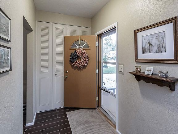 4th image of 1412 Medford Ln