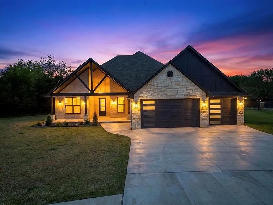 1st image of 2907 Ridgecrest Dr