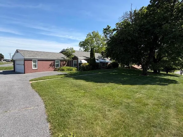2883 Park Ave, Manchester, MD 21102