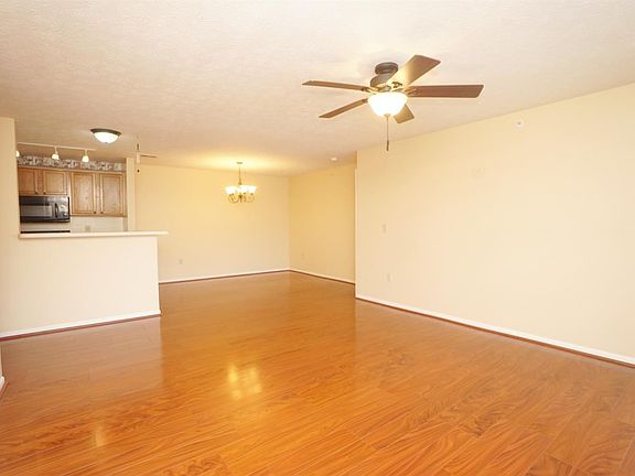5th image of 7560 Shawnee Ln APT 250