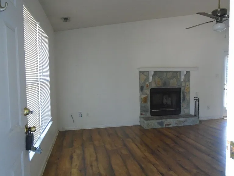 5595 Quietwood Pl — Photo 2
