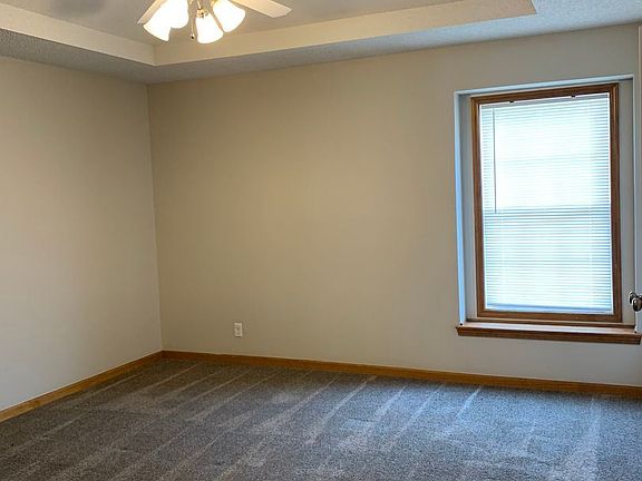 4th image of 1005 NE Whispering Winds Cir Unit 77