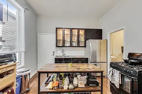 5th image of 2028 W Armitage Ave APT 2F