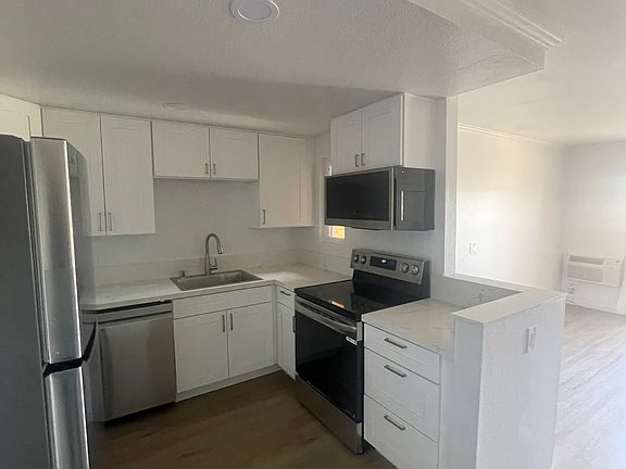 2nd image of 206 Woodland Pkwy Unit 126