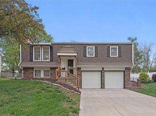 1704 W Normandy Dr, Olathe, KS 66061