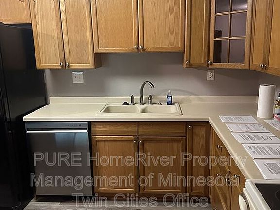3rd image of 221 Grand Ave W APT 306