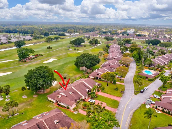 6700 Versailles Court, Lake Worth, FL 33467