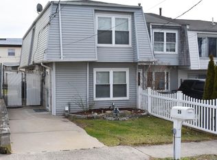 26 McCormick Pl, Staten Island, NY 10305