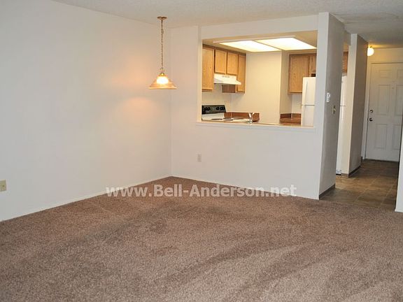 3rd image of 979 26th Pl NE