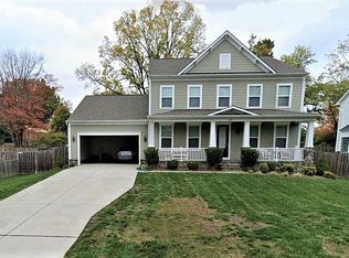 447 Knoll St NW, Vienna, VA 22180