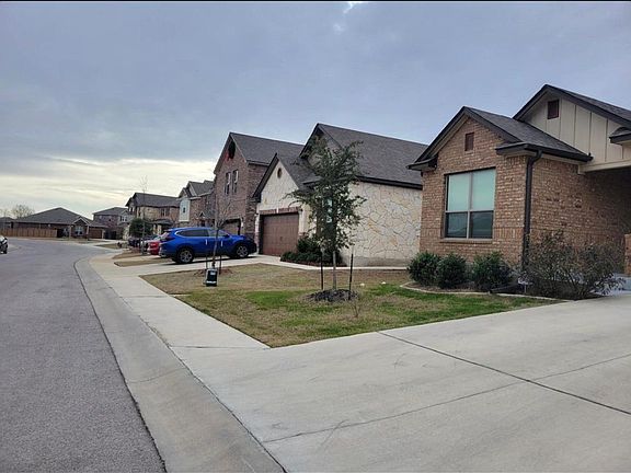 4th image of 405 Kaden Prince Dr