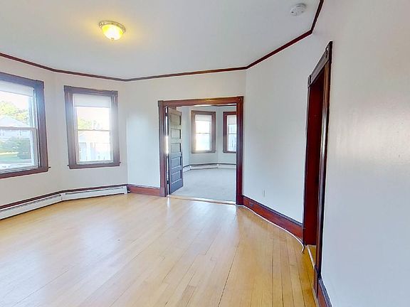 5th image of 25 Williams St APT 2