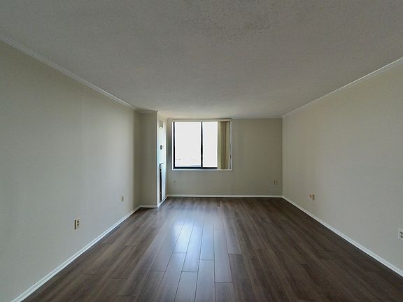 5th image of 609 Harmon Cove Tower #609