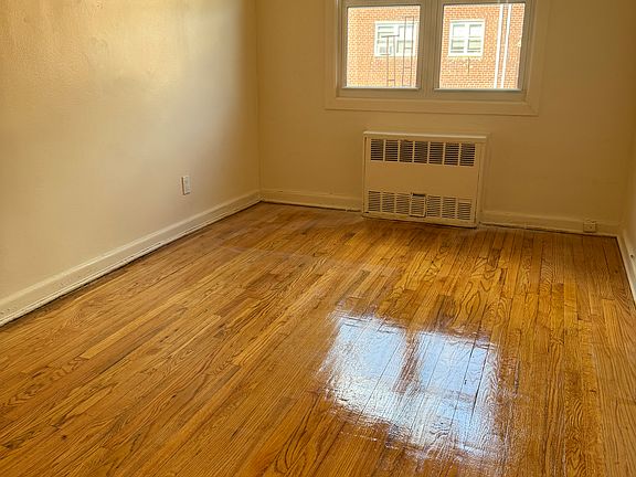 4th image of 933 E 101st St Floor 2