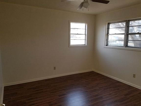 5th image of 114 E Avenue G #12339
