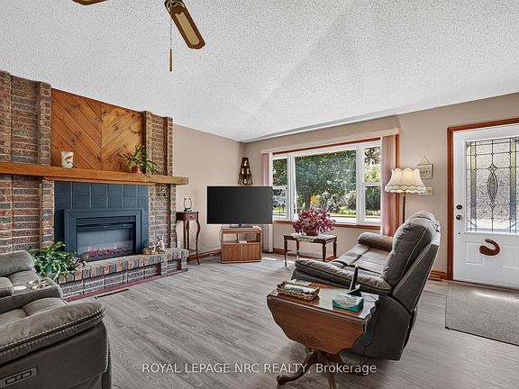 4th image of 930 Edgemere Rd