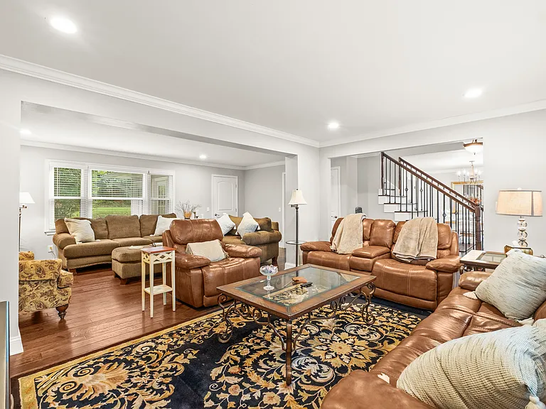 405 Boling Dr — Photo 9