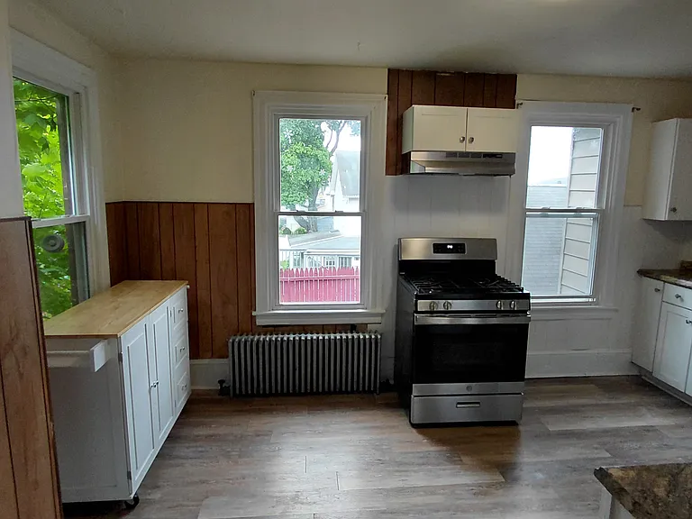 163 Washington St #2 — Photo 4
