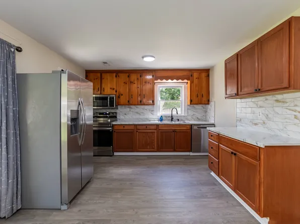 127 S Cross St, Youngsville, NC 27596