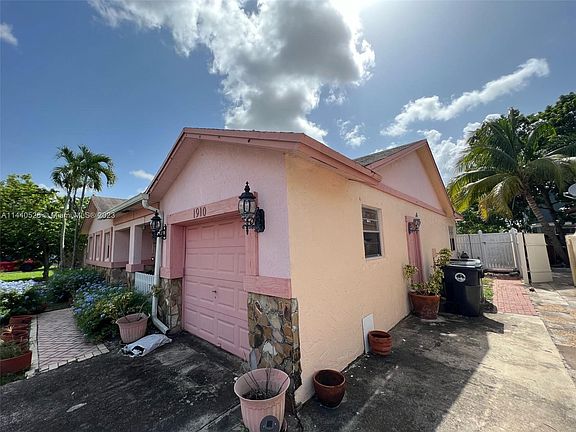3rd image of 1910 SW 86th Ave