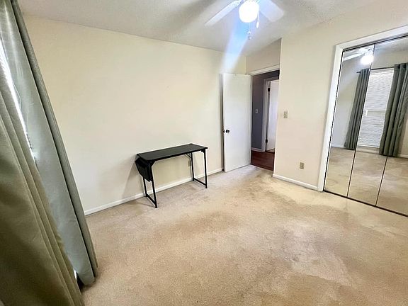 5th image of 4019 Killarney Dr NW #1