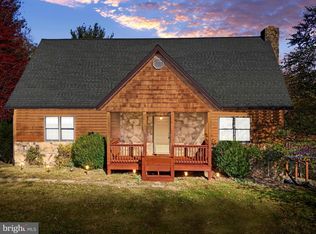 286 Colonial Dr, Berkeley Springs, WV 25411