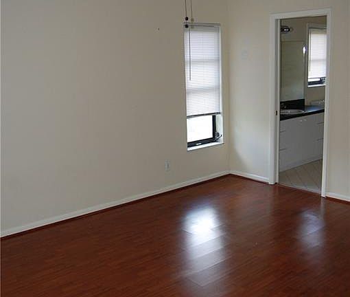 5th image of 1138 SE Petunia Ave