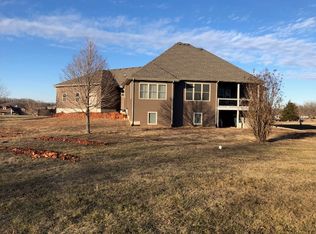 1826 Willow Wood Dr, Nixa, MO 65714